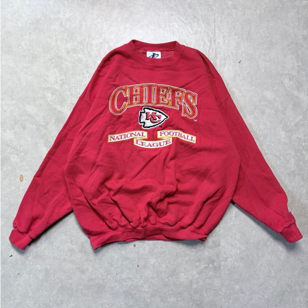90s Vintage Kansas City Chiefs Embroidered Logo Athletic Red Crewneck -L